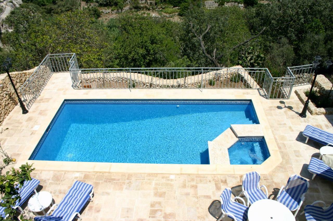 Sylvia' S Millhouse Villa Kerċem Buitenkant foto